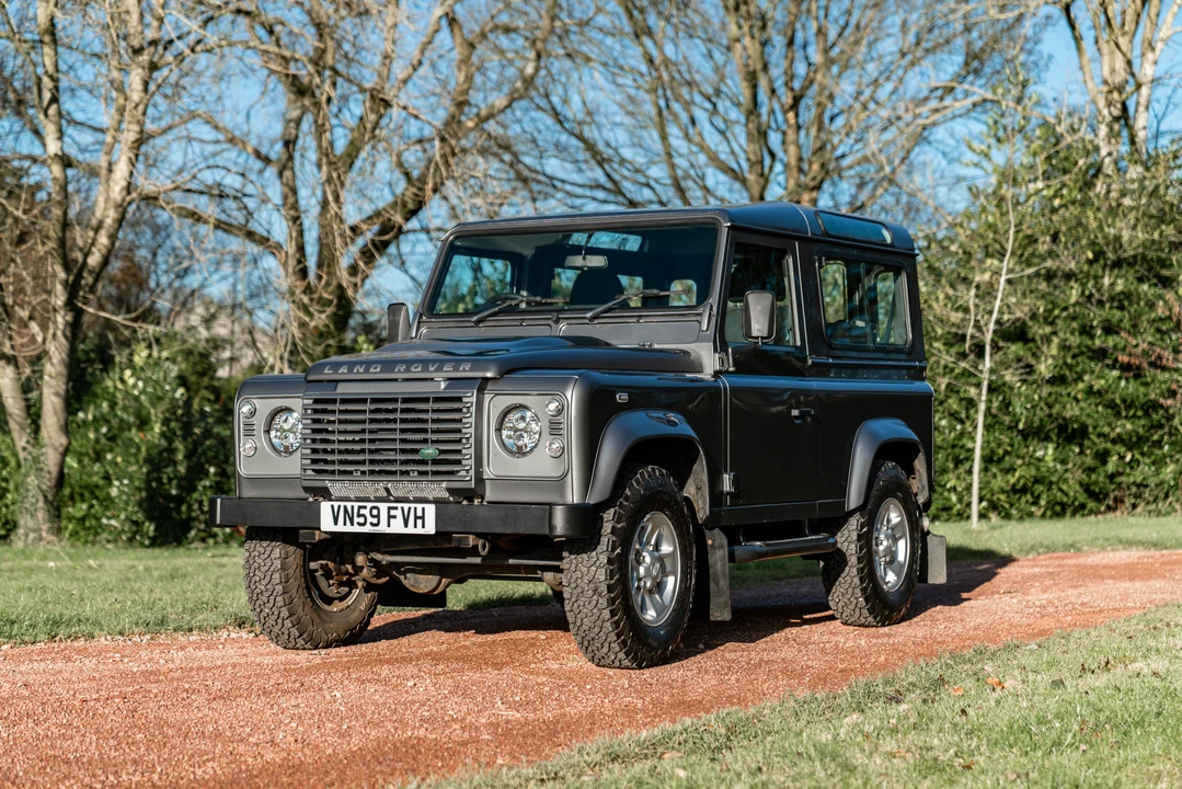 2009 Land Rover Defender 90 - Image 11 of 31