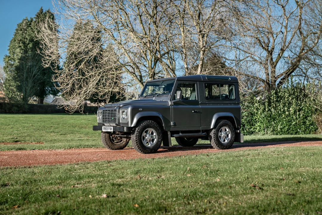 2009 Land Rover Defender 90 - Image 13 of 31