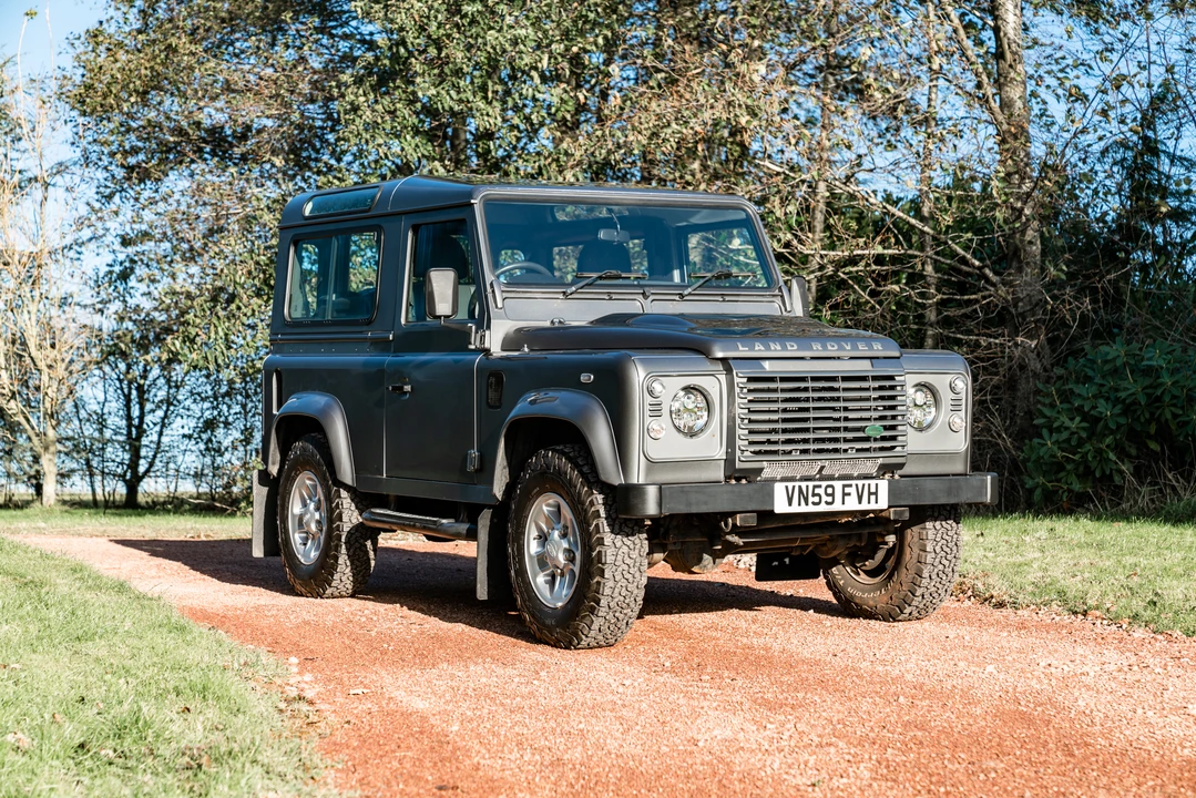 2009 Land Rover Defender 90 - Image 16 of 31