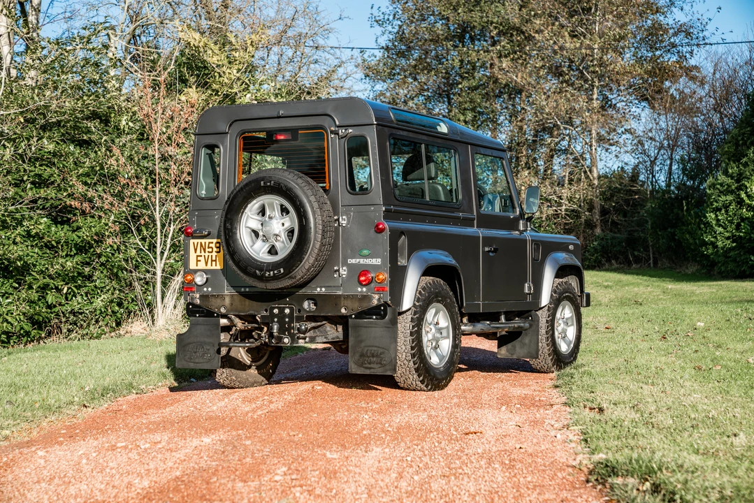 2009 Land Rover Defender 90 - Image 6 of 31