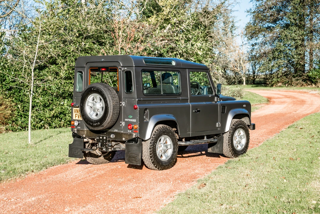 2009 Land Rover Defender 90 - Image 24 of 31