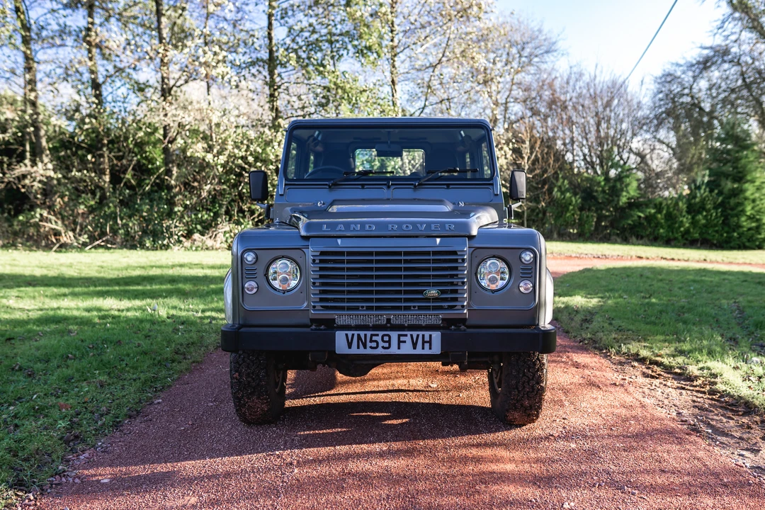2009 Land Rover Defender 90 - Image 3 of 31