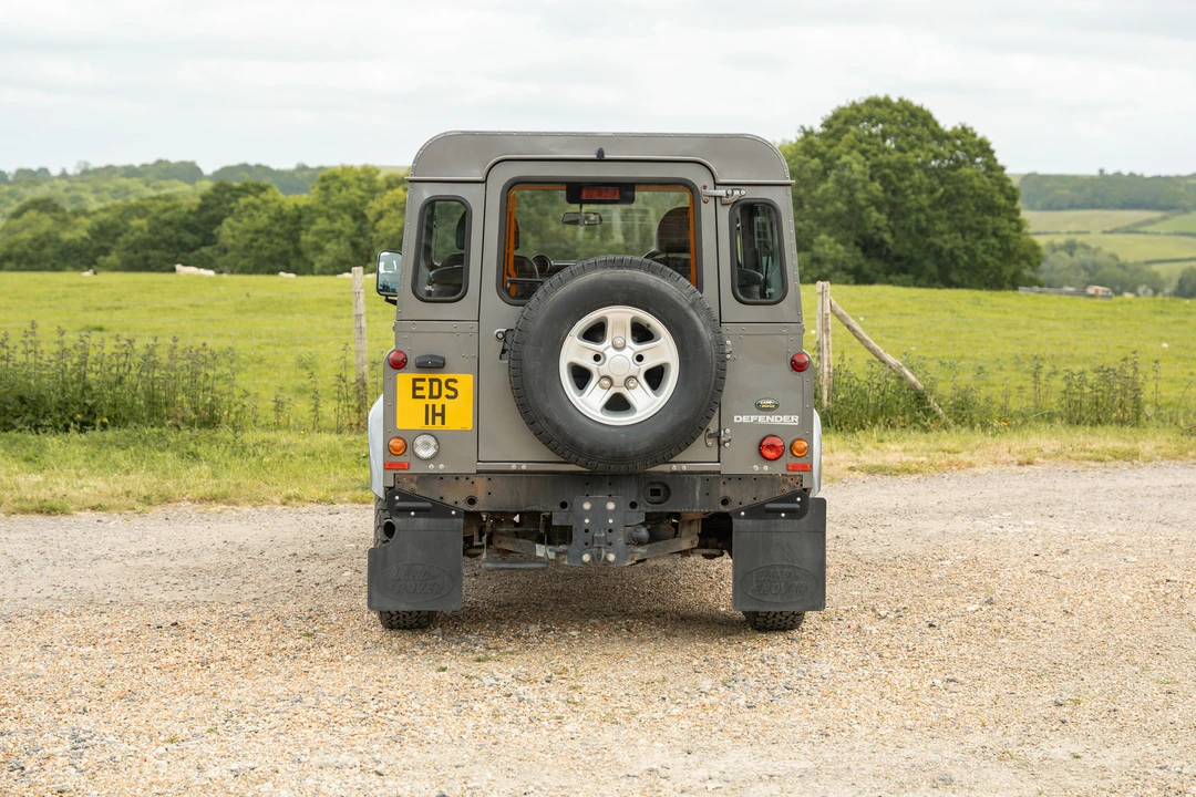 2009 Land Rover Defender 90 - Image 15 of 31