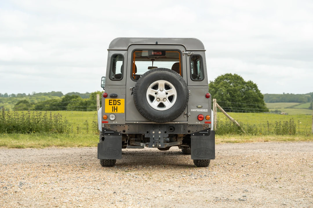 2009 Land Rover Defender 90 - Image 7 of 31