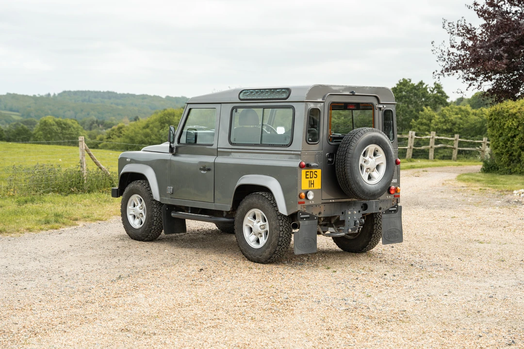 2009 Land Rover Defender 90 - Image 8 of 31