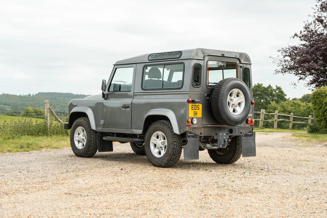 2009 Land Rover Defender 90 - Image 16 of 31