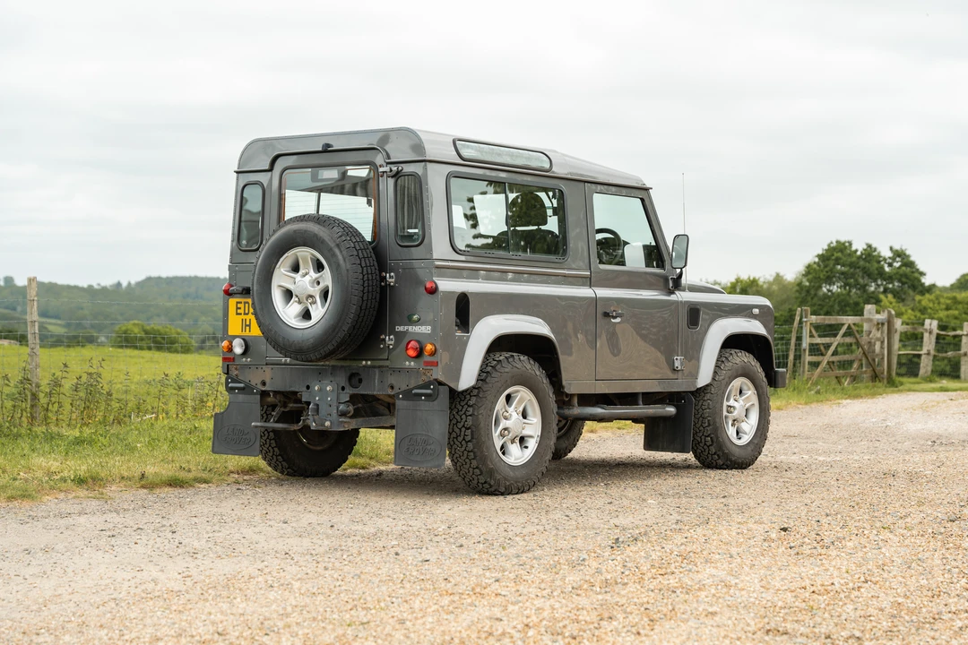 2009 Land Rover Defender 90 - Image 6 of 31