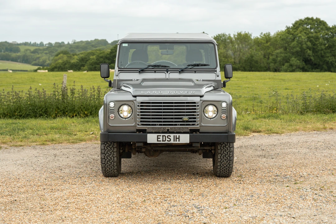 2009 Land Rover Defender 90 - Image 11 of 31
