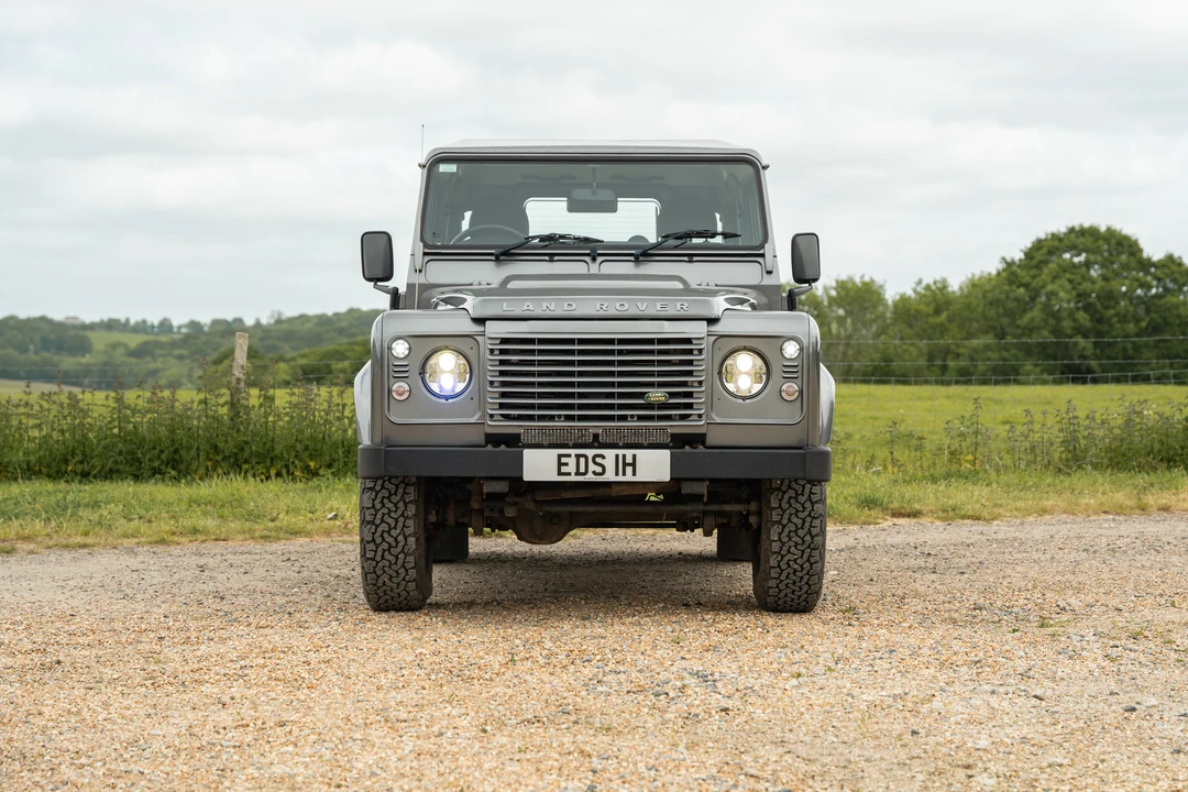 2009 Land Rover Defender 90 - Image 3 of 31
