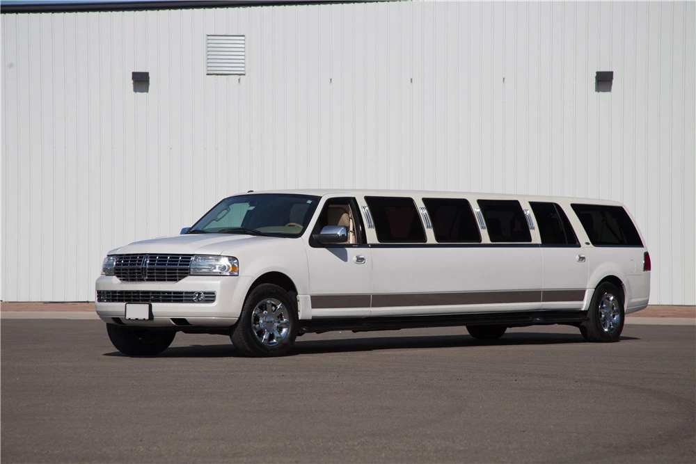 2009 Lincoln Navigator 3rd Gen - Image 2 of 6