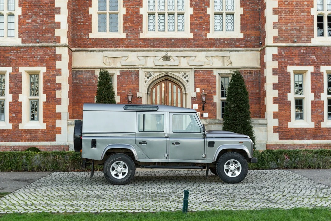 2009 Land Rover Defender 110 - Image 2 of 30