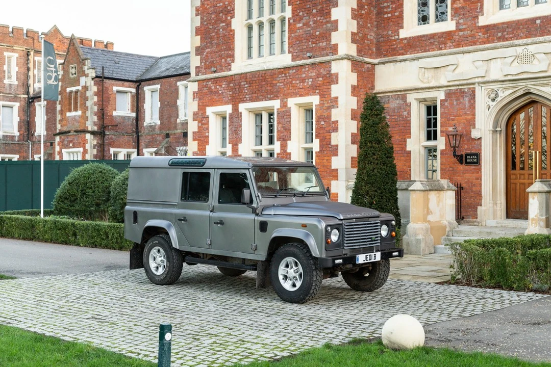 2009 Land Rover Defender 110 - Image 4 of 30
