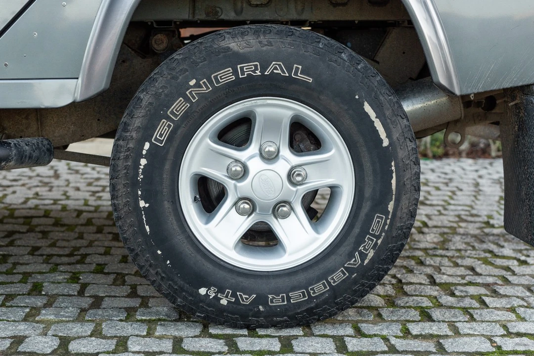 2009 Land Rover Defender 110 - Image 22 of 30
