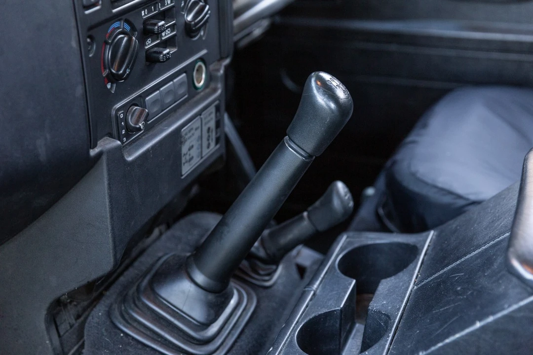 2009 Land Rover Defender 110 - Image 29 of 30