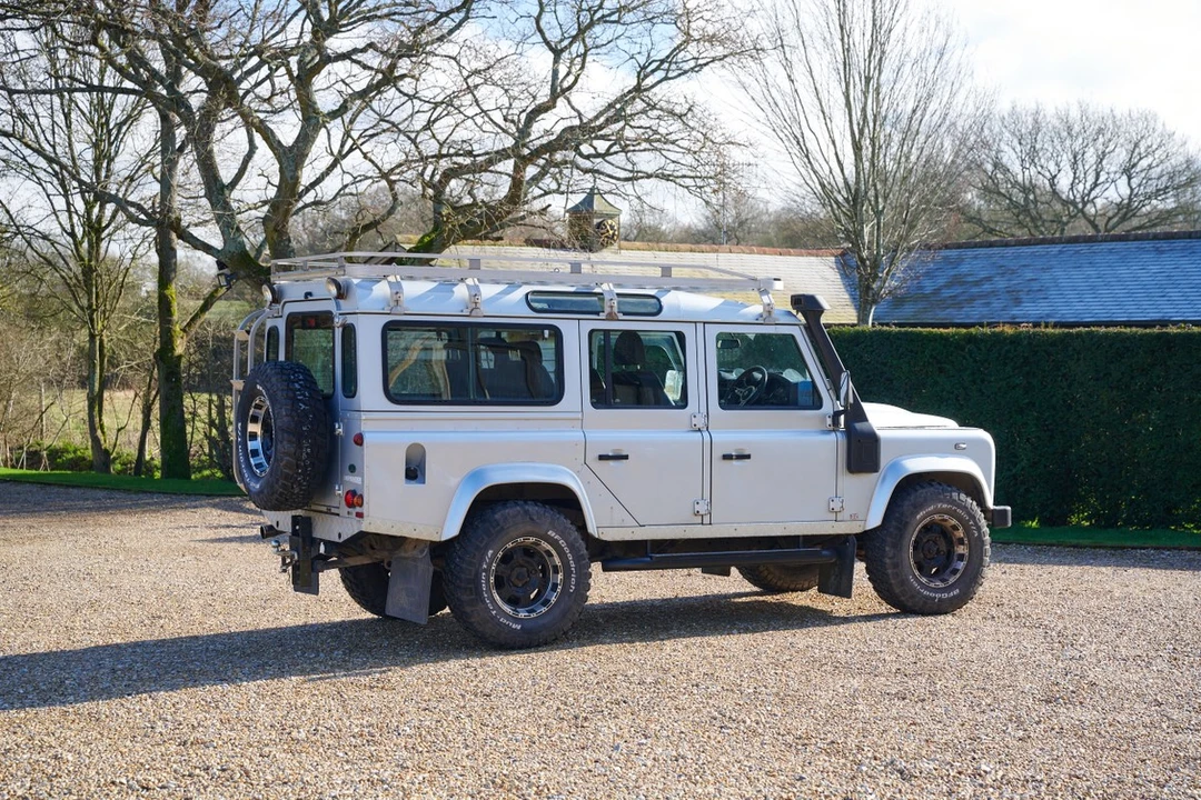 2009 Land Rover Defender 110 - Image 18 of 30