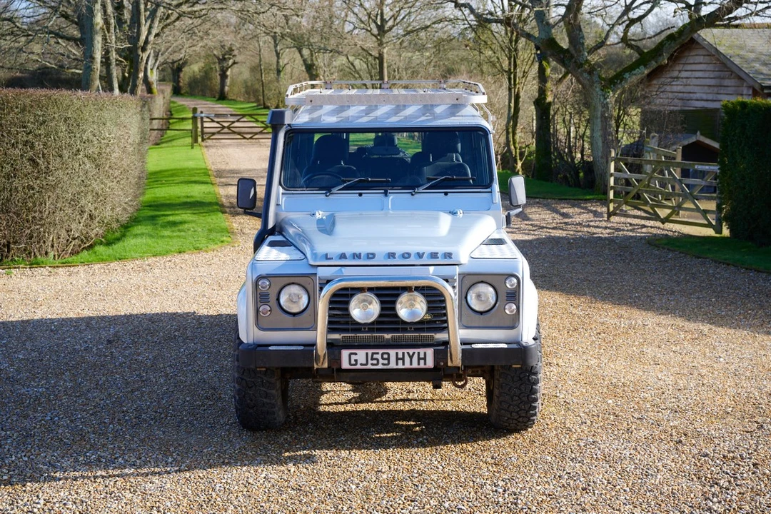 2009 Land Rover Defender 110 - Image 8 of 30