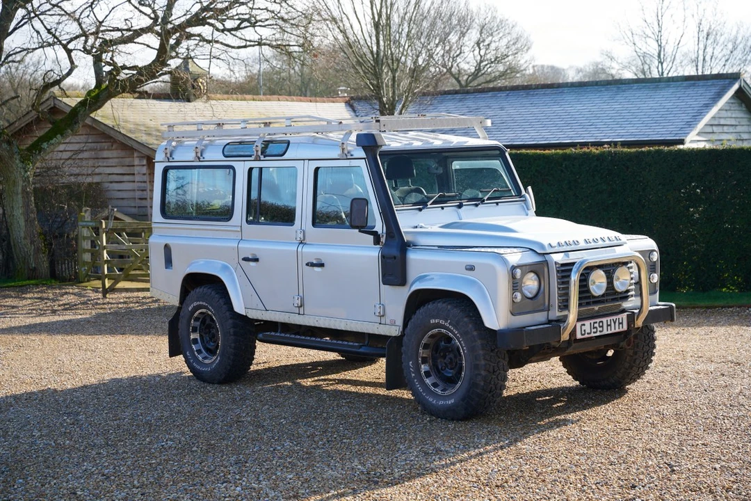 2009 Land Rover Defender 110 - Image 7 of 30