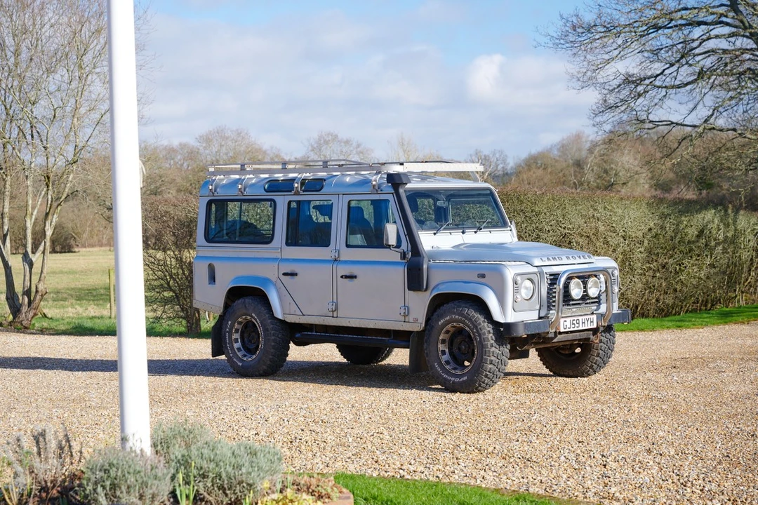 2009 Land Rover Defender 110 - Image 19 of 30