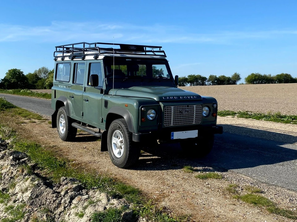 2009 Land Rover Defender 110 - Image 11 of 13