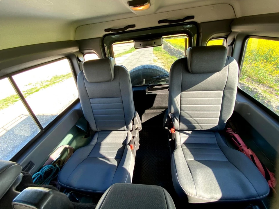 2009 Land Rover Defender 110 - Image 7 of 13