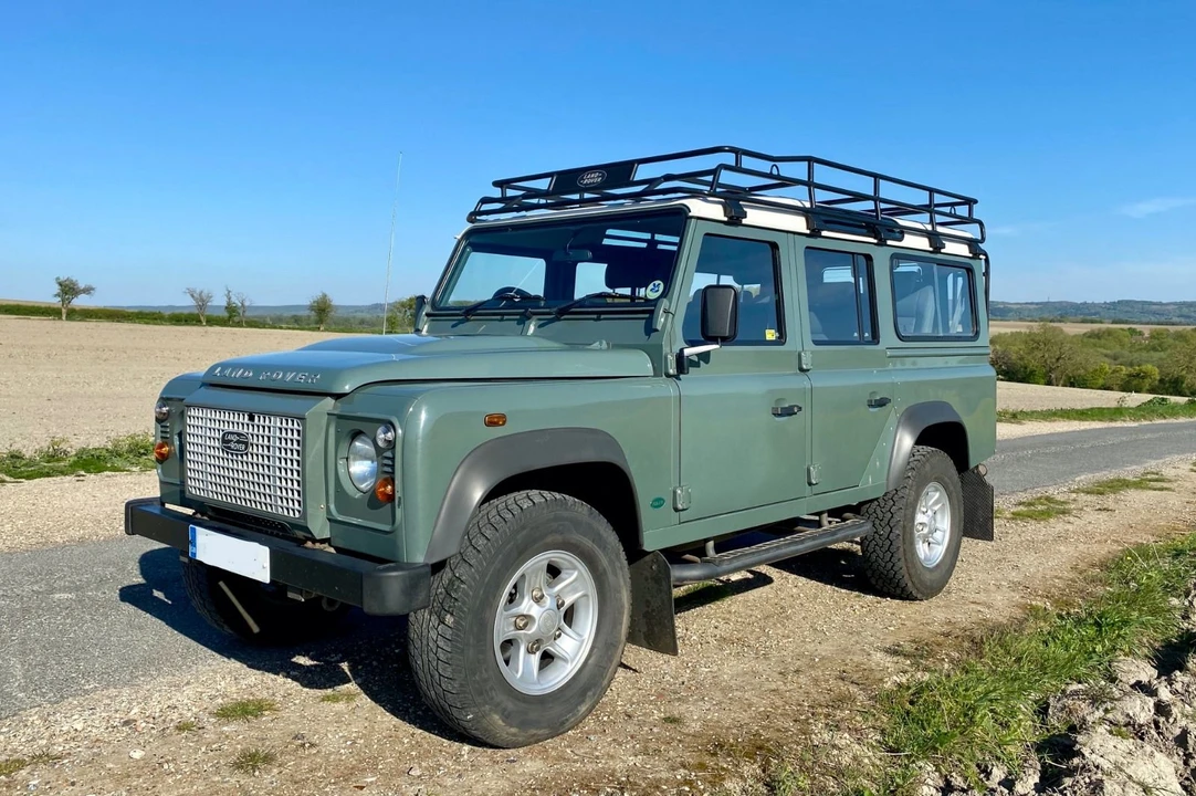 2009 Land Rover Defender 110 - Image 8 of 13