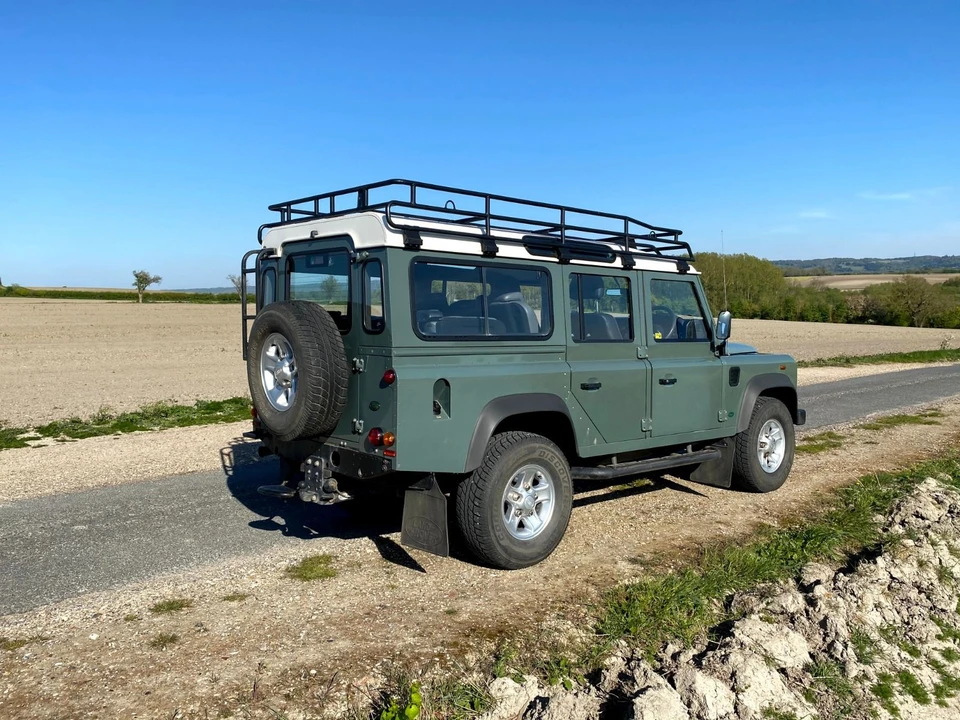 2009 Land Rover Defender 110 - Image 10 of 13
