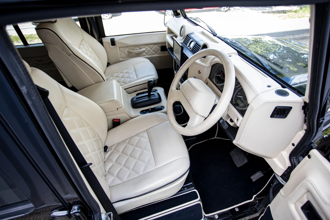 2009 Land Rover Defender 110 - Image 30 of 31