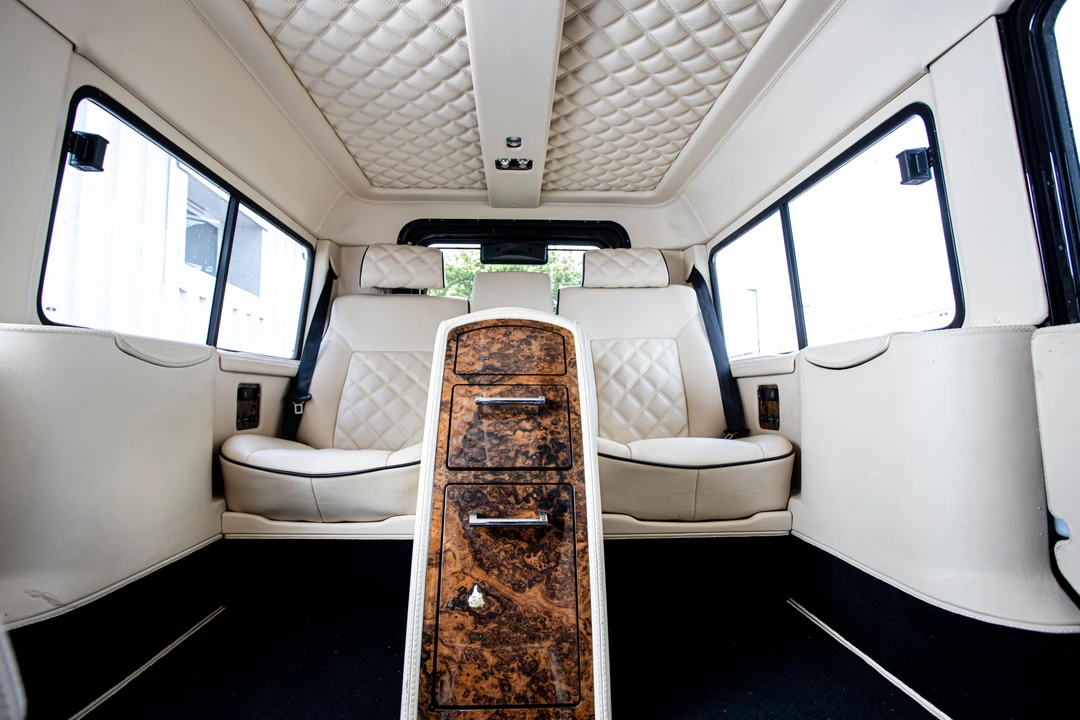 2009 Land Rover Defender 110 - Image 20 of 31