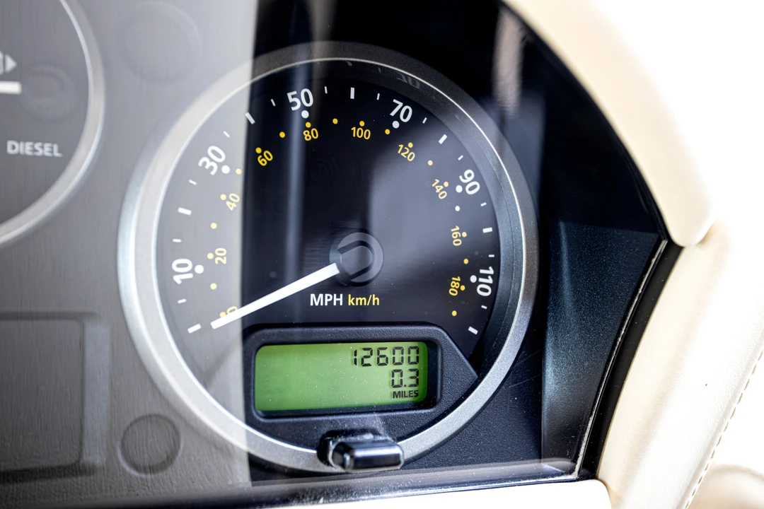 2009 Land Rover Defender 110 - Image 26 of 31