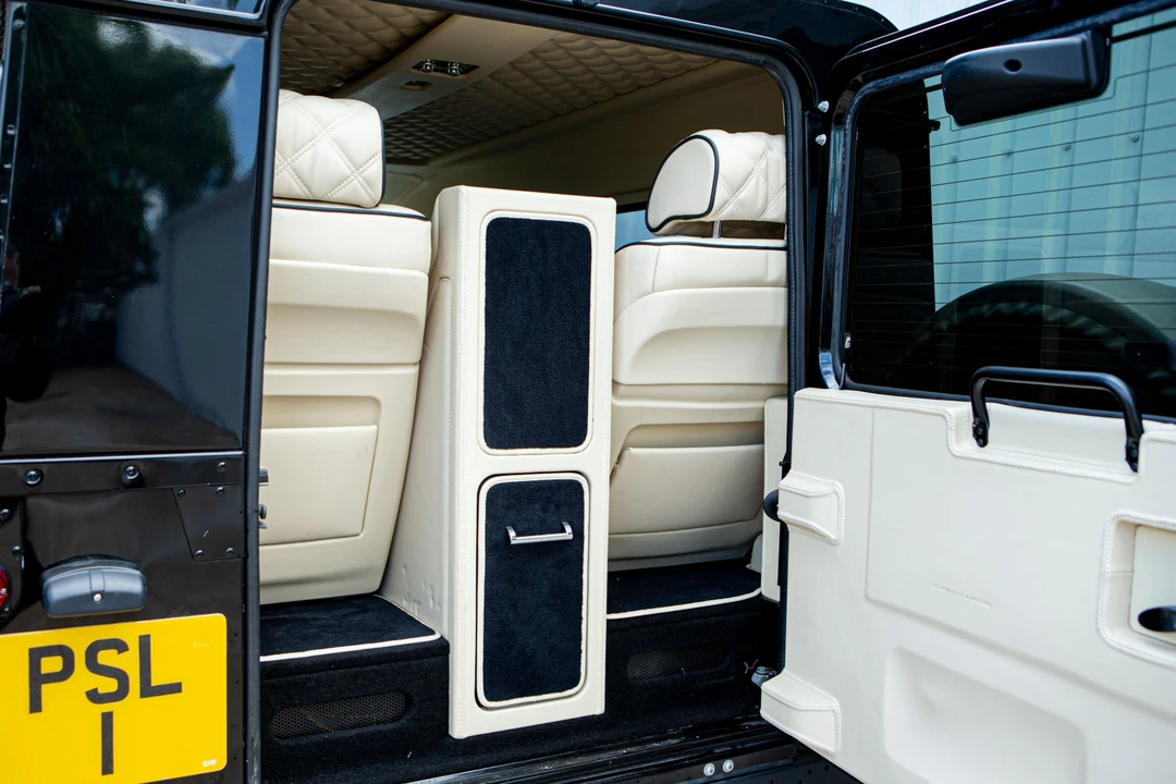 2009 Land Rover Defender 110 - Image 18 of 31