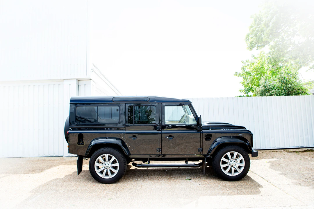 2009 Land Rover Defender 110 - Image 6 of 31