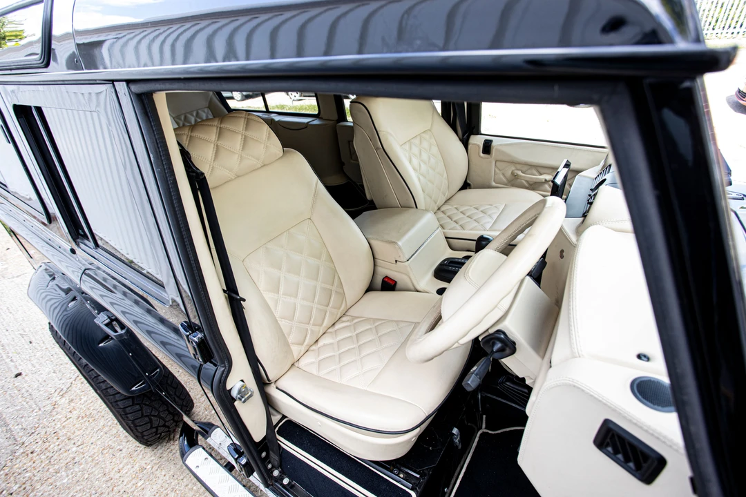 2009 Land Rover Defender 110 - Image 25 of 31
