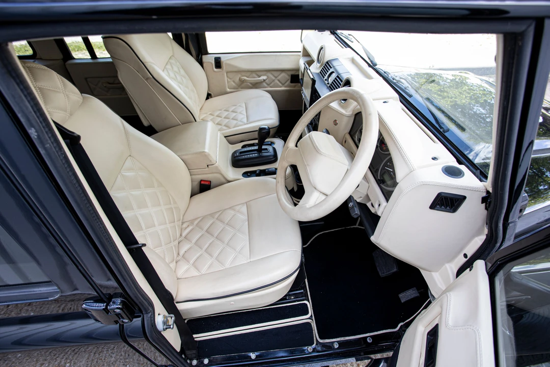 2009 Land Rover Defender 110 - Image 27 of 31