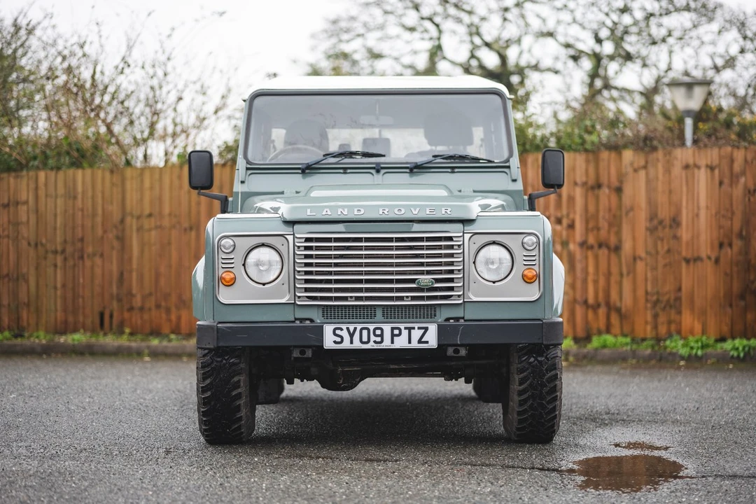 2009 Land Rover Defender 110 - Image 6 of 30