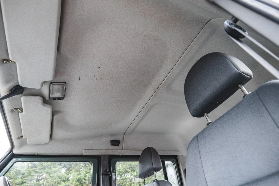 2009 Land Rover Defender 110 - Image 25 of 30