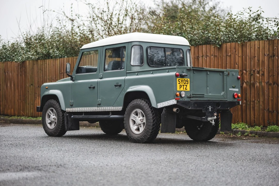 2009 Land Rover Defender 110 - Image 4 of 30