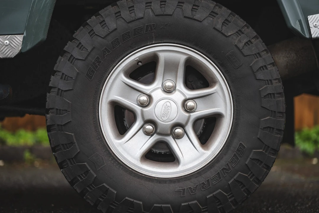 2009 Land Rover Defender 110 - Image 18 of 30