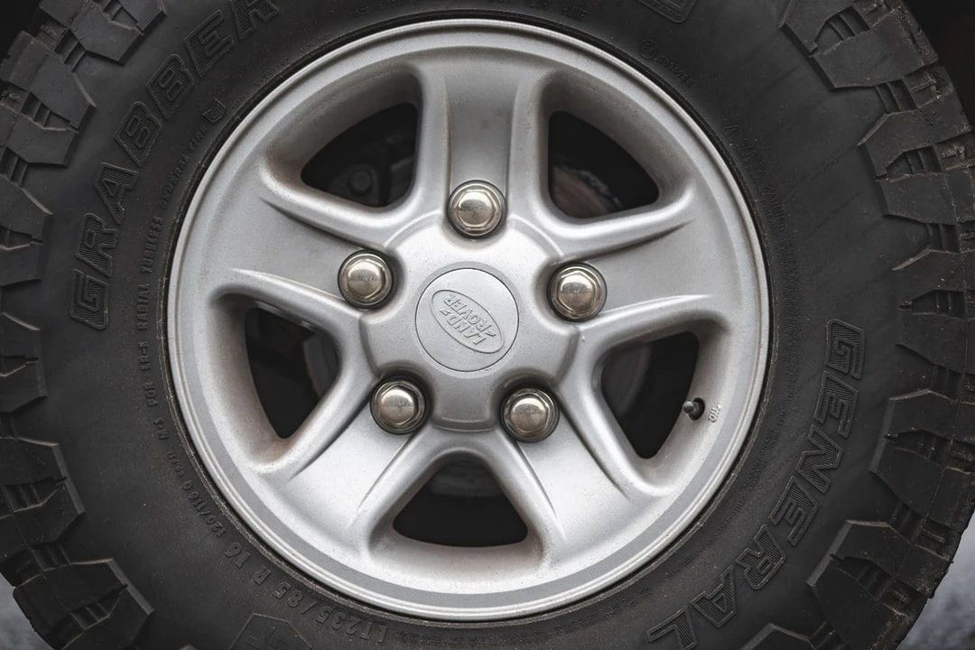 2009 Land Rover Defender 110 - Image 21 of 30