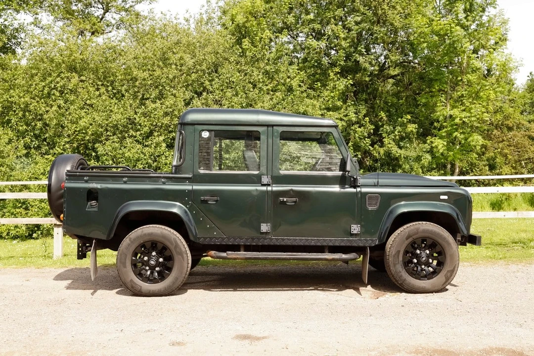 2009 Land Rover Defender 110 - Image 21 of 30