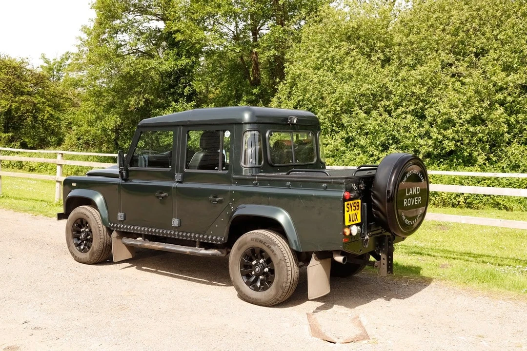 2009 Land Rover Defender 110 - Image 25 of 31