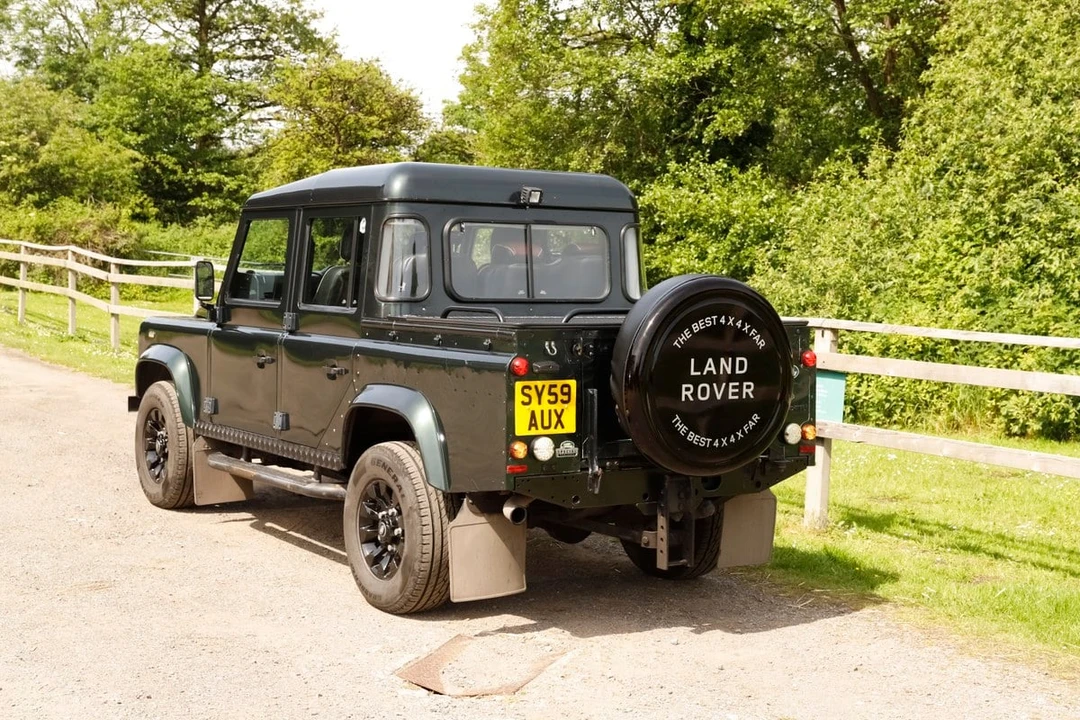 2009 Land Rover Defender 110 - Image 26 of 31