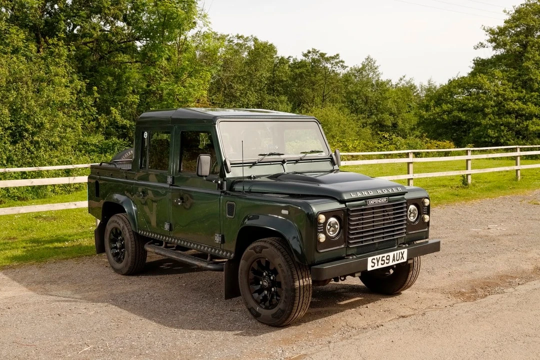 2009 Land Rover Defender 110 - Image 7 of 31
