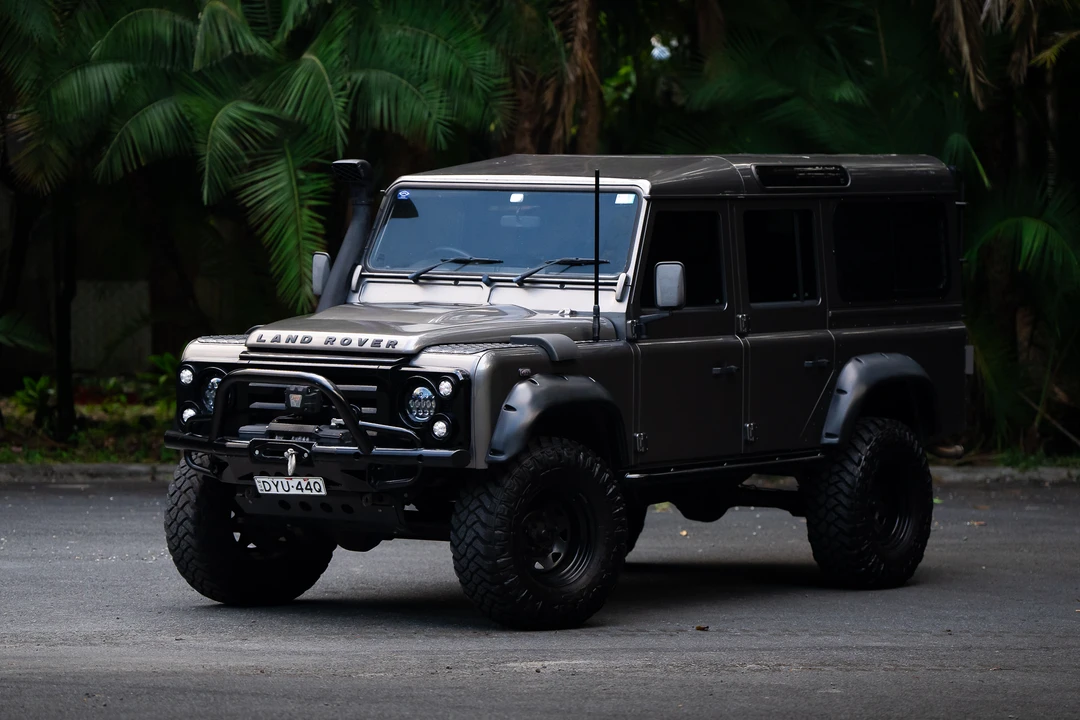 2009 Land Rover Defender 110 - Image 8 of 31