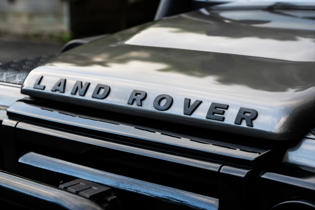 2009 Land Rover Defender 110 - Image 10 of 31