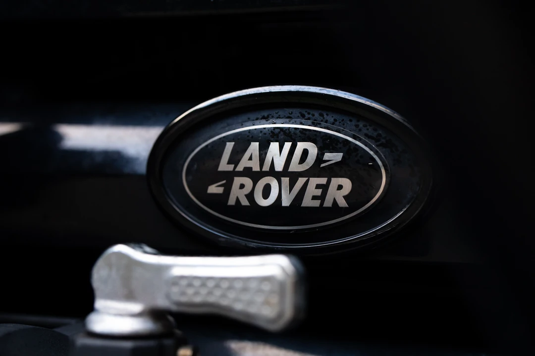 2009 Land Rover Defender 110 - Image 12 of 31