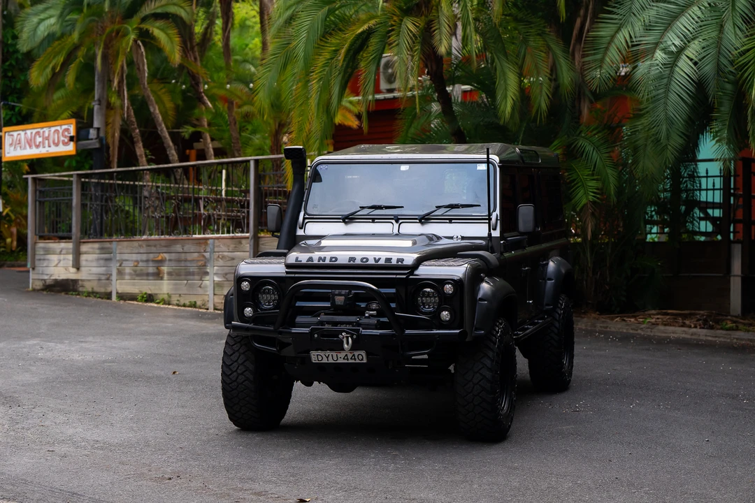 2009 Land Rover Defender 110 - Image 9 of 31