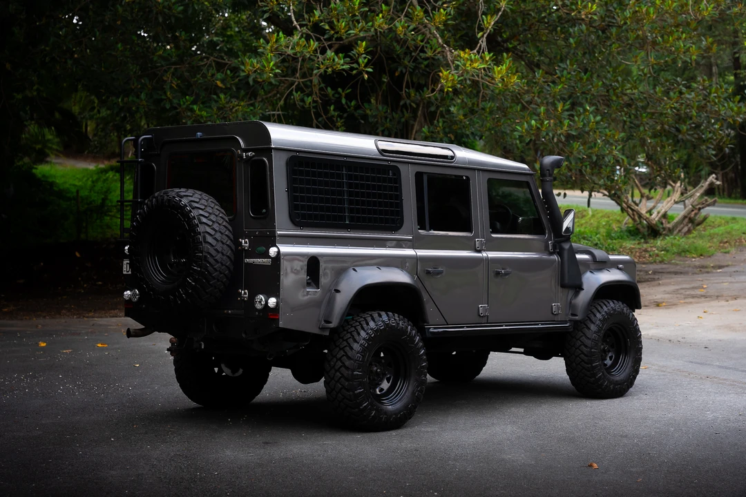 2009 Land Rover Defender 110 - Image 5 of 31