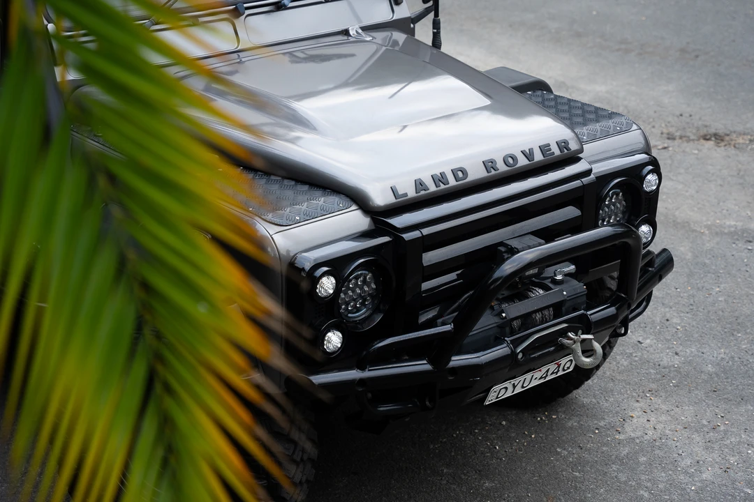 2009 Land Rover Defender 110 - Image 13 of 31
