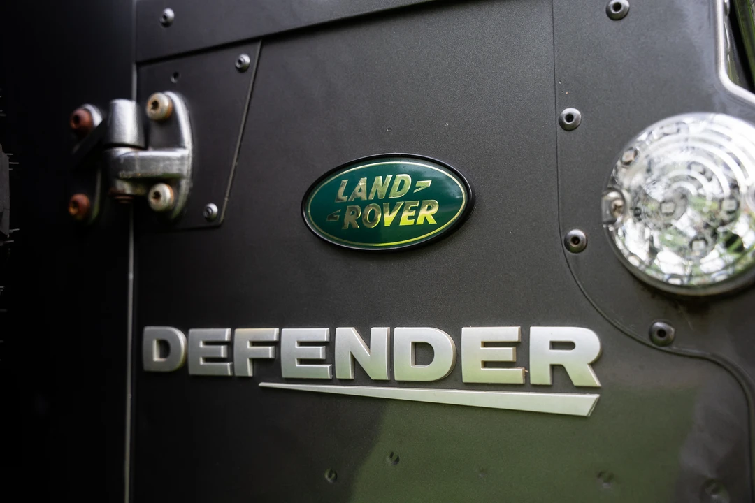 2009 Land Rover Defender 110 - Image 15 of 31