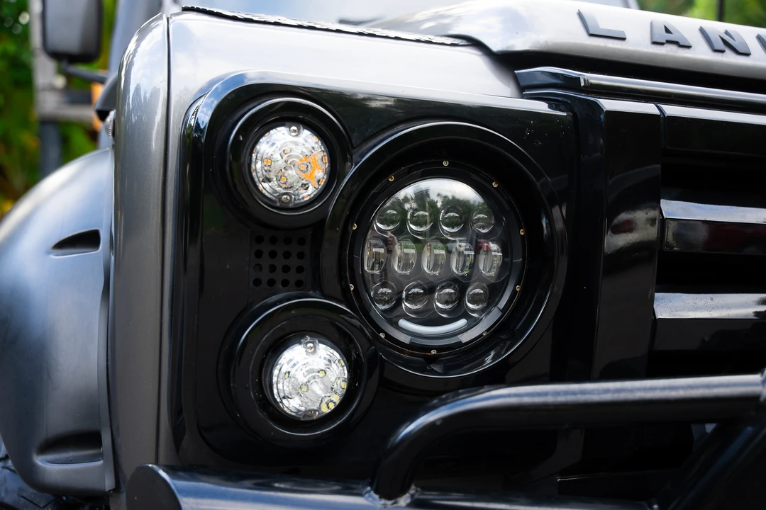 2009 Land Rover Defender 110 - Image 18 of 31